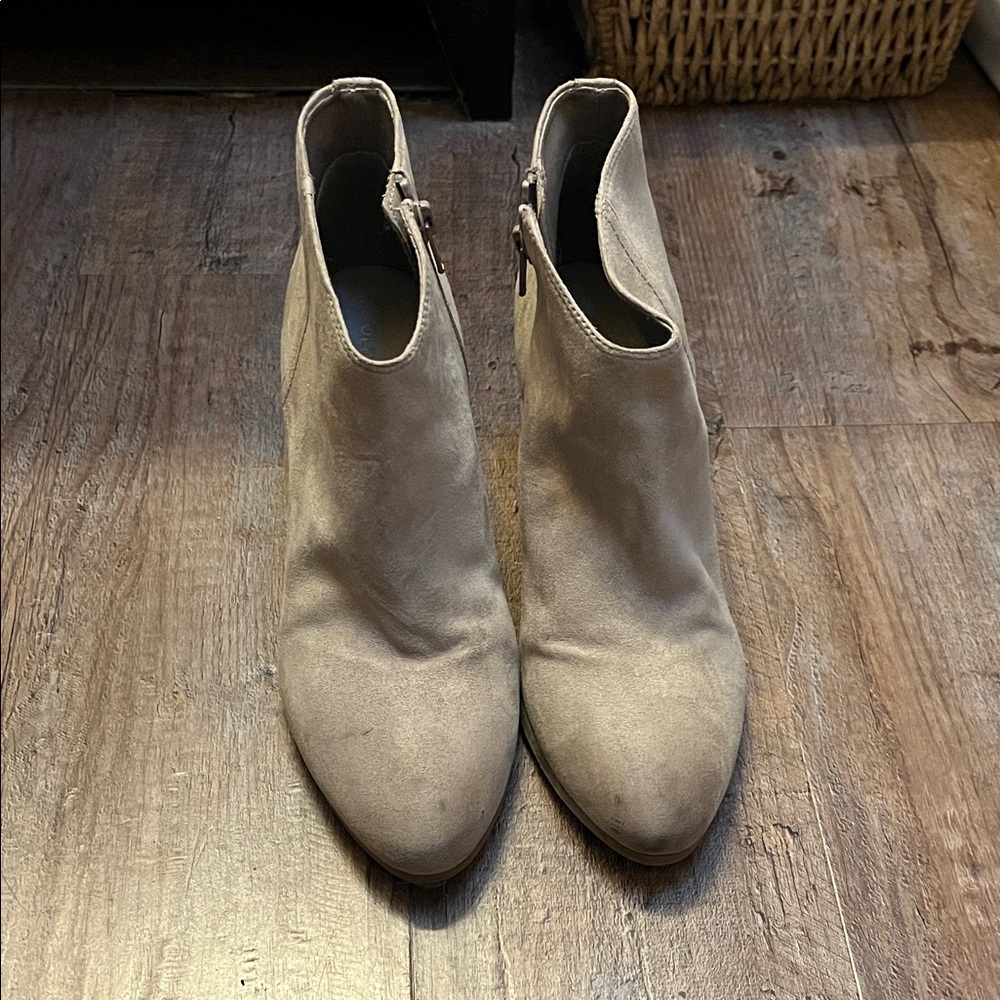 Old Navy Tan Ankle Boots